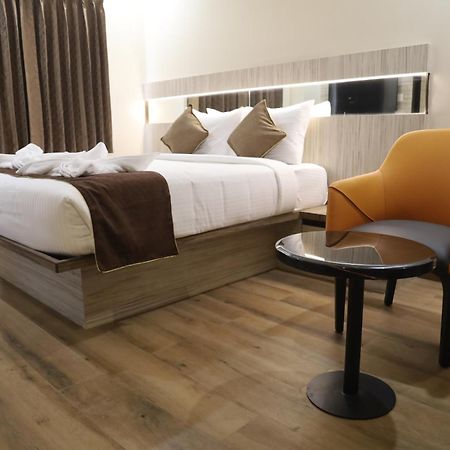 Kings Bury Inn Кумбаконам Екстериор снимка