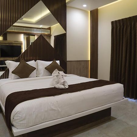 Kings Bury Inn Кумбаконам Екстериор снимка