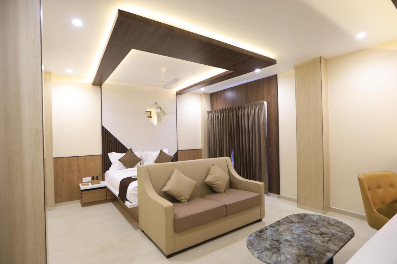 Kings Bury Inn Кумбаконам Екстериор снимка