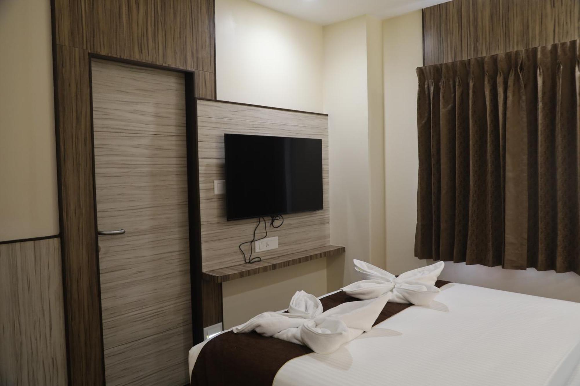 Kings Bury Inn Кумбаконам Екстериор снимка