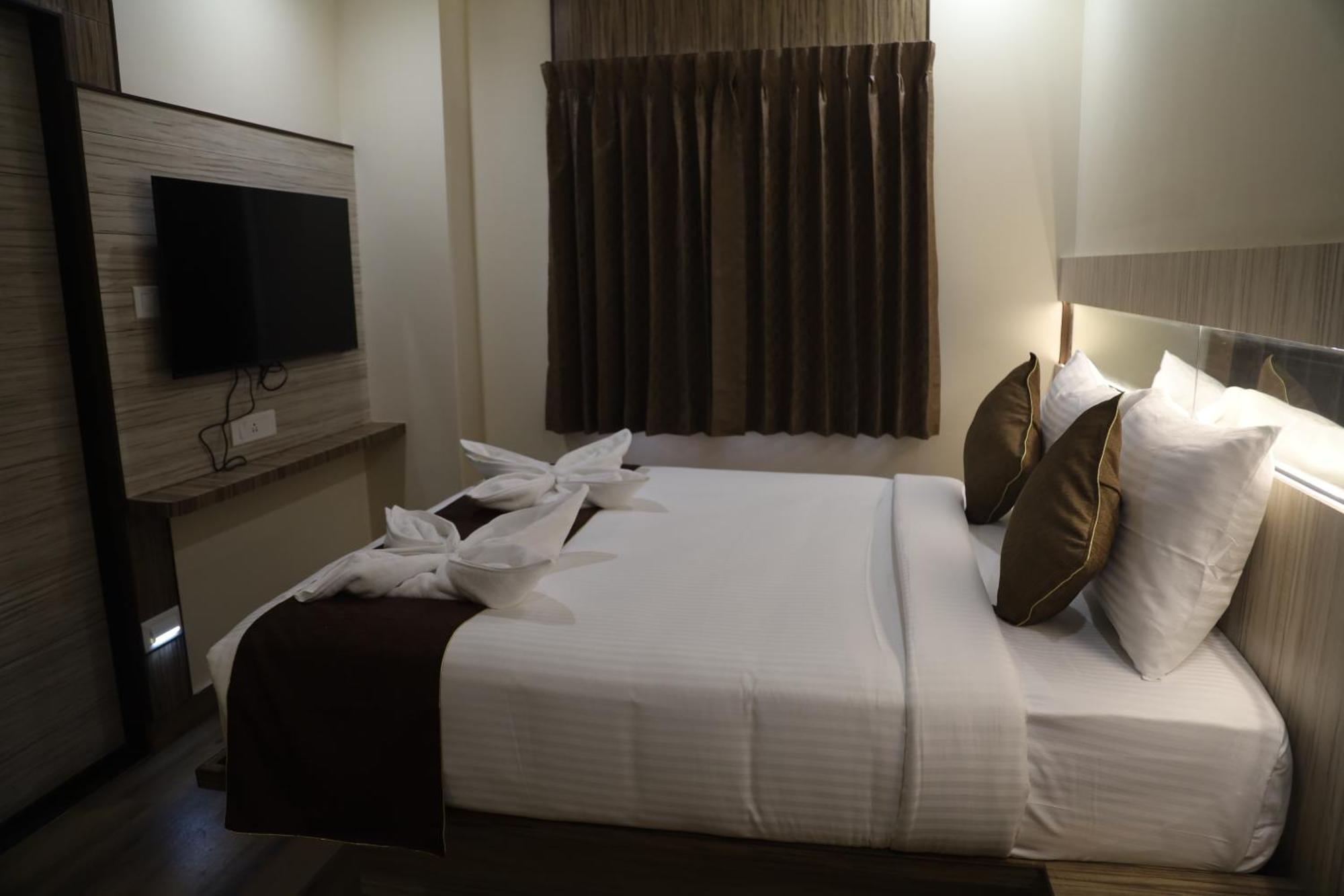 Kings Bury Inn Кумбаконам Екстериор снимка
