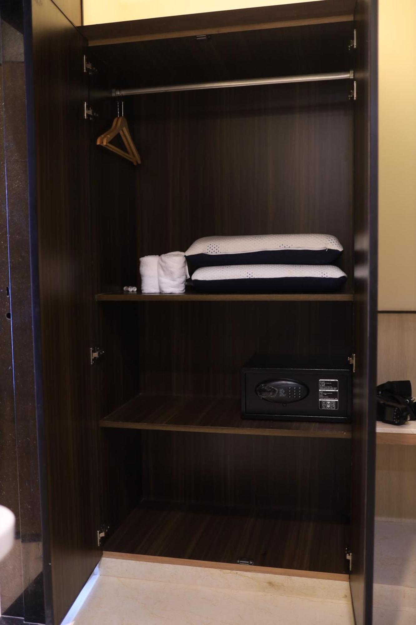 Kings Bury Inn Кумбаконам Екстериор снимка