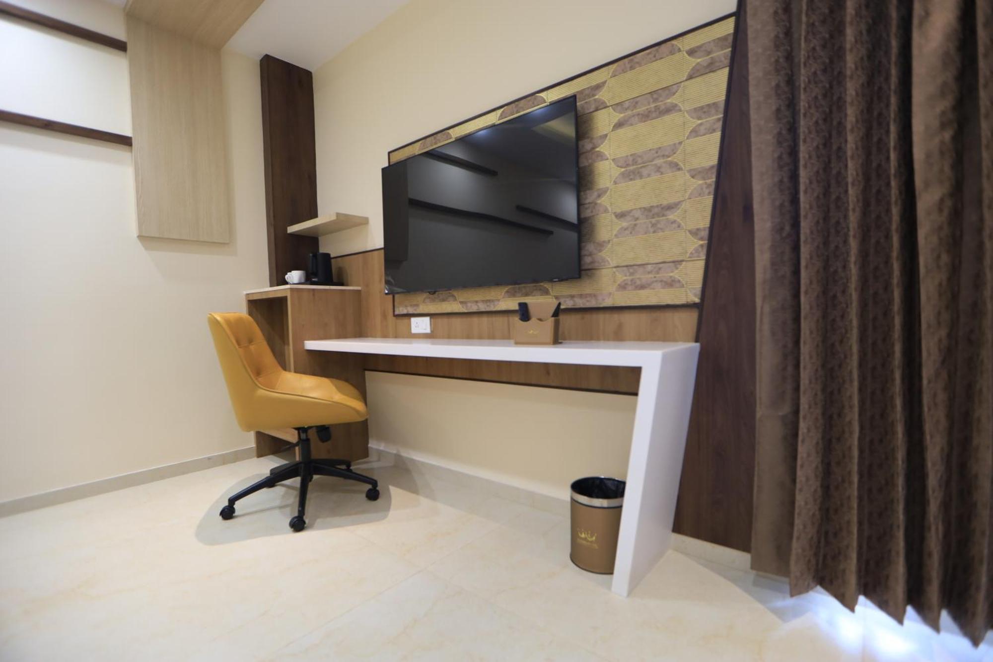 Kings Bury Inn Кумбаконам Екстериор снимка