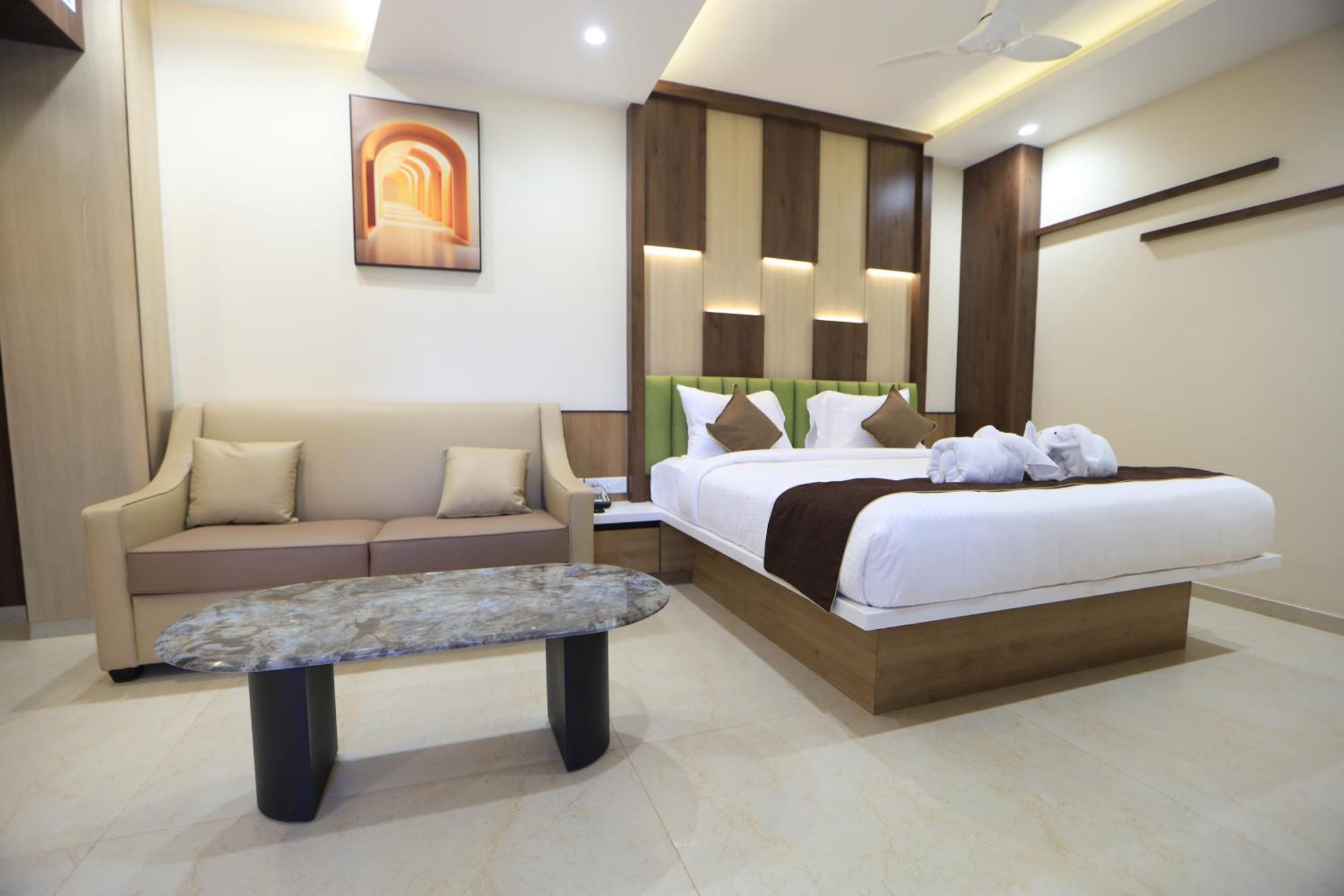 Kings Bury Inn Кумбаконам Екстериор снимка