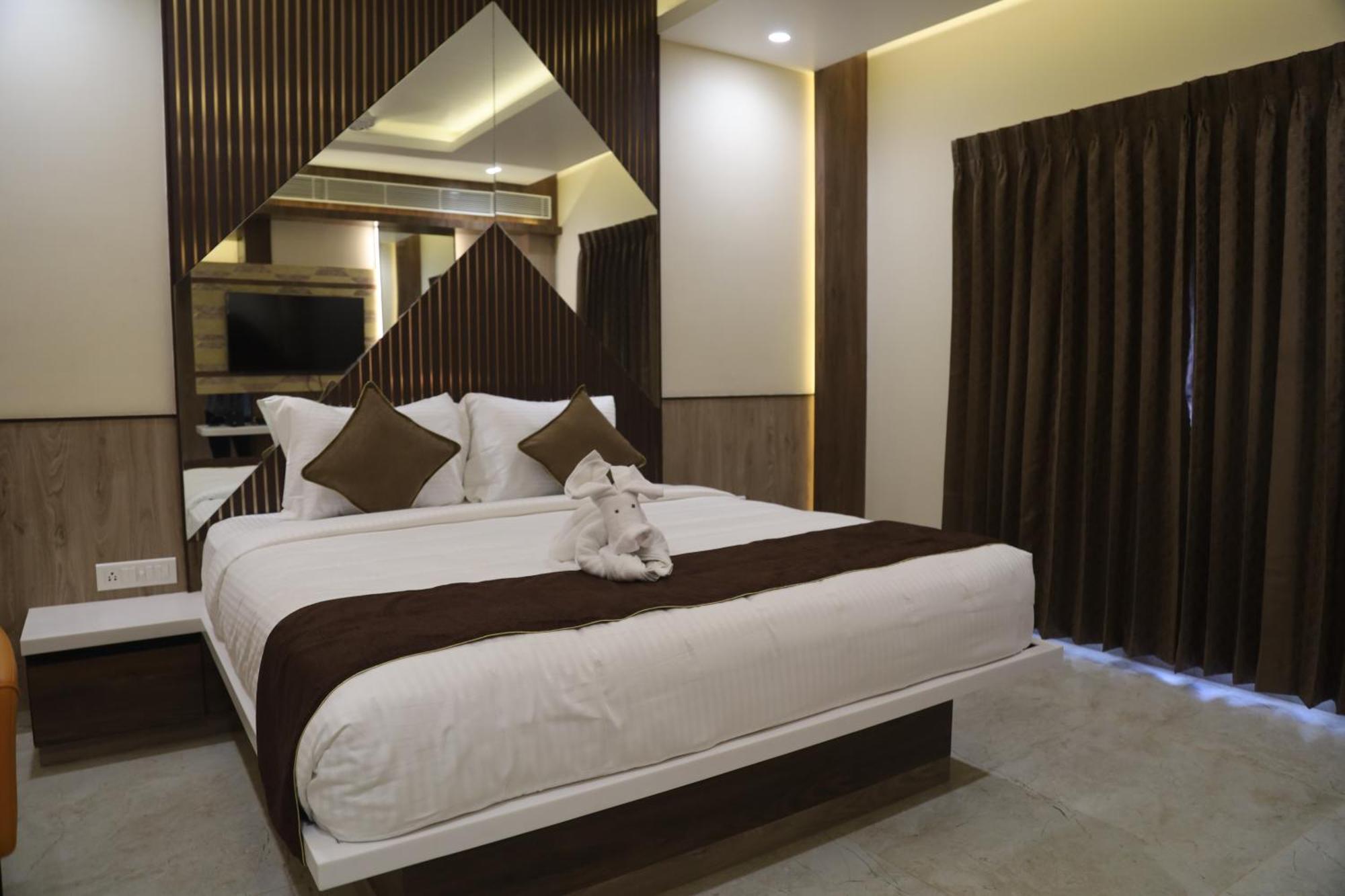 Kings Bury Inn Кумбаконам Екстериор снимка
