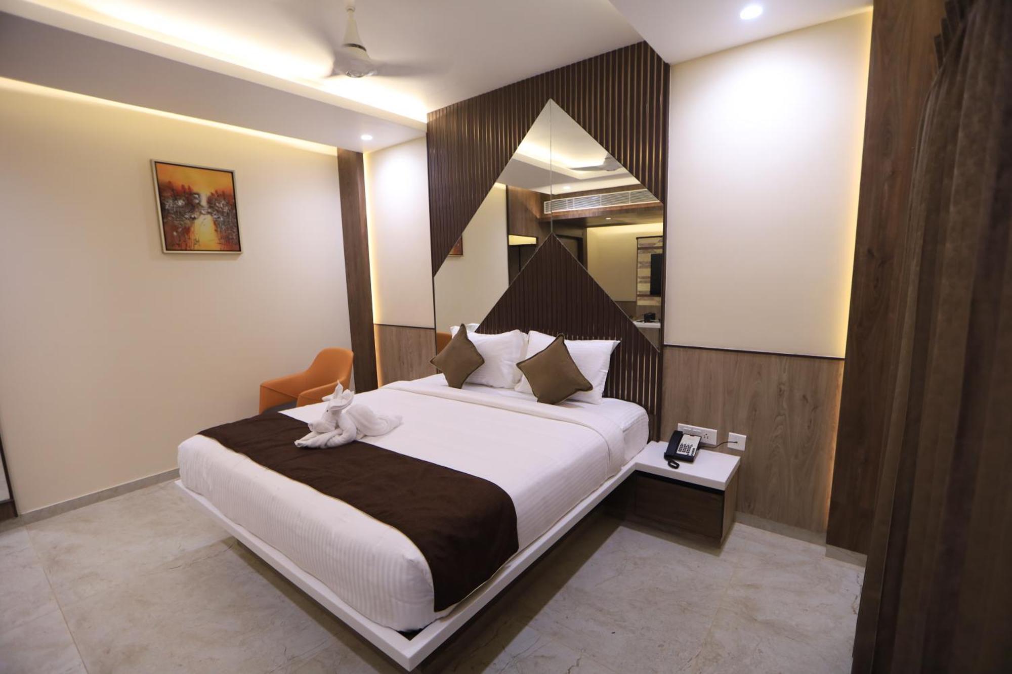 Kings Bury Inn Кумбаконам Екстериор снимка