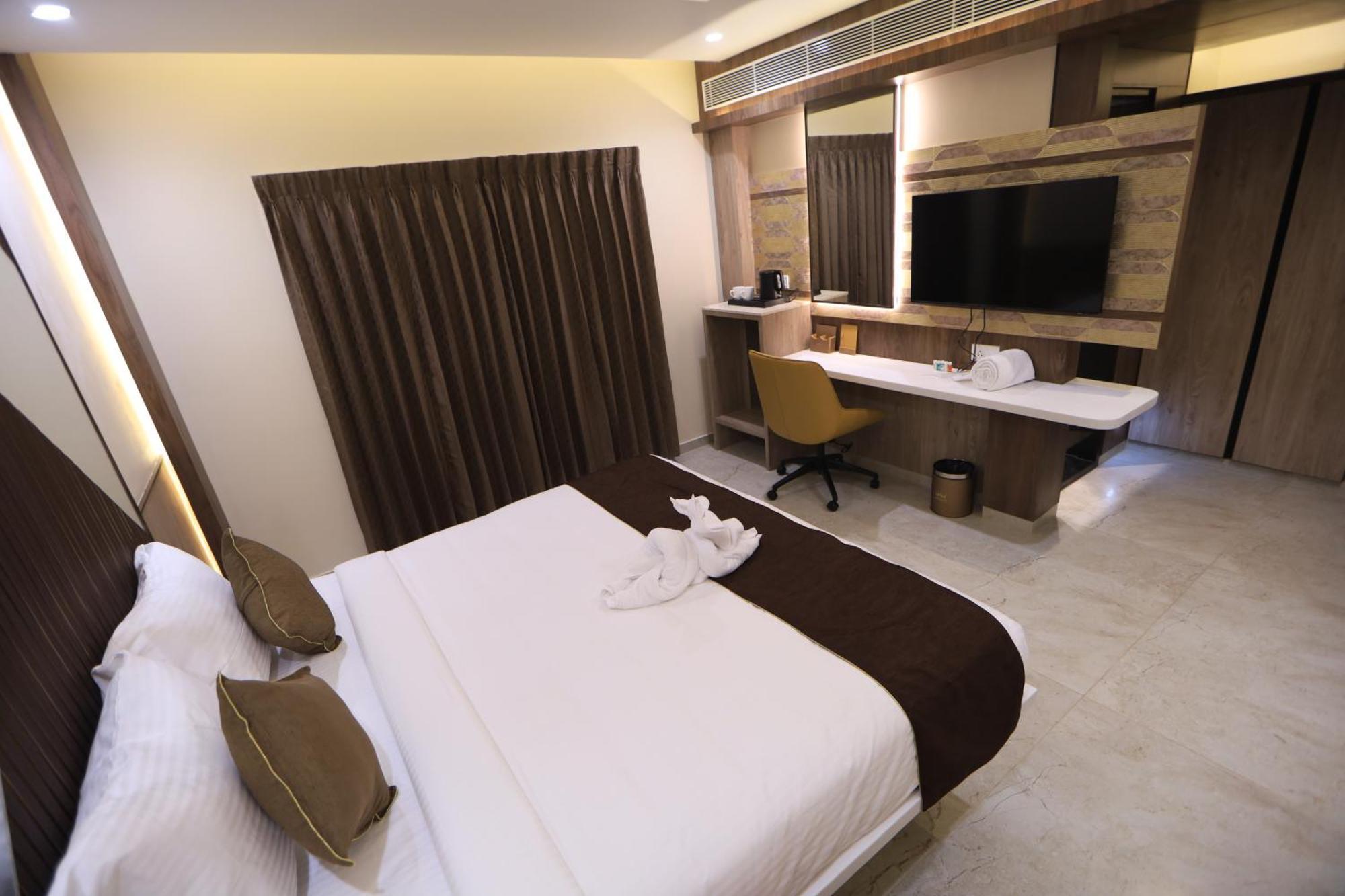 Kings Bury Inn Кумбаконам Екстериор снимка